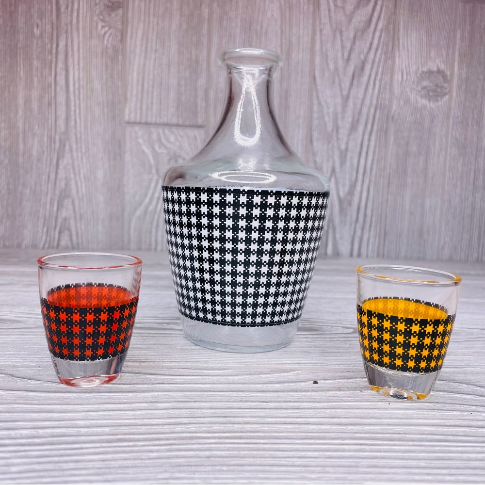 Small French glass Decanter Black White Gingham Check Bottle Jar France w 2 cups